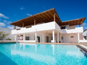 Villa For sale Puerto Calero in Lanzarote Property photo 3